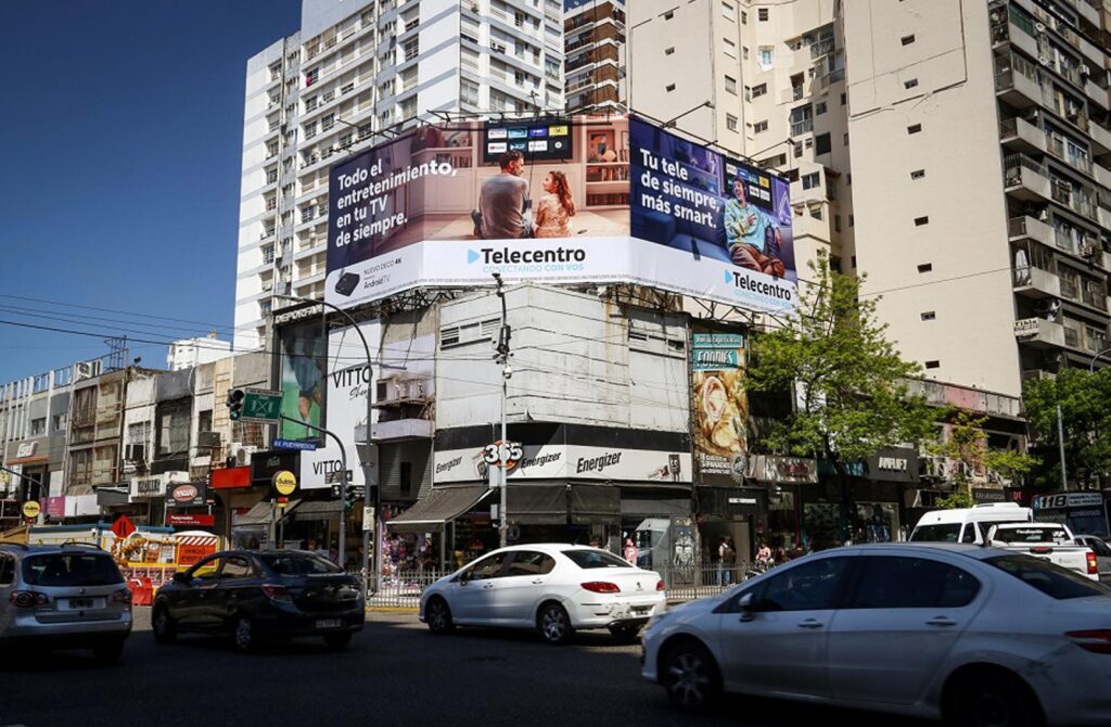 Av. Corrientes Y Av. Pueyrredón